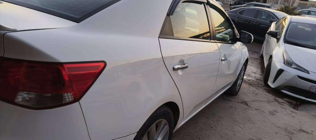 سيراتو 12 كير محرك صدر تخم تاير قطعه صبغ بسمي السعر 105 وبيهه مجال مكاني سامراء للاستفسار ***********
