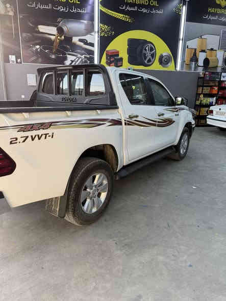 السلام عليكم 
بكيب هايلوكس كويتي 
موديل 2018
ماشية 357الف 
السيارة بيها شبر بارد 
والباقي كفالة 
العنوان بغداد الغزالية 
السعر 265
للاتصال / ***********
