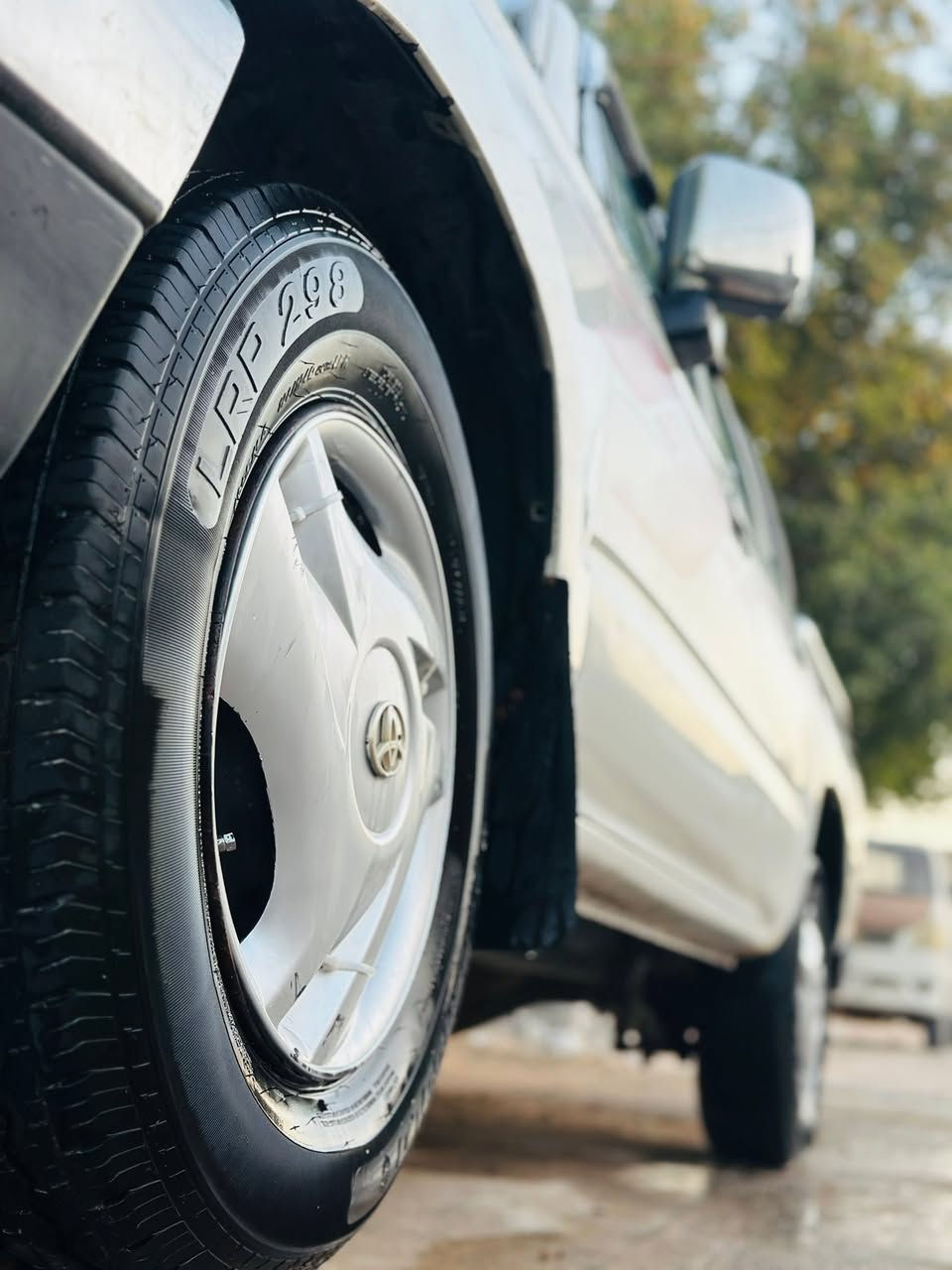 تيوتا موديل 2000 مكفوله  كير ومكينه خير من الله حداديه تخم تاير تبريد كهربائيات كلشي شغال بدون نواقص اربع جامات كهرباء سنويه ورقم نگليزي عماره بسمي مكان سياره النجف سعر 100 أستفسار واتساب ***********
