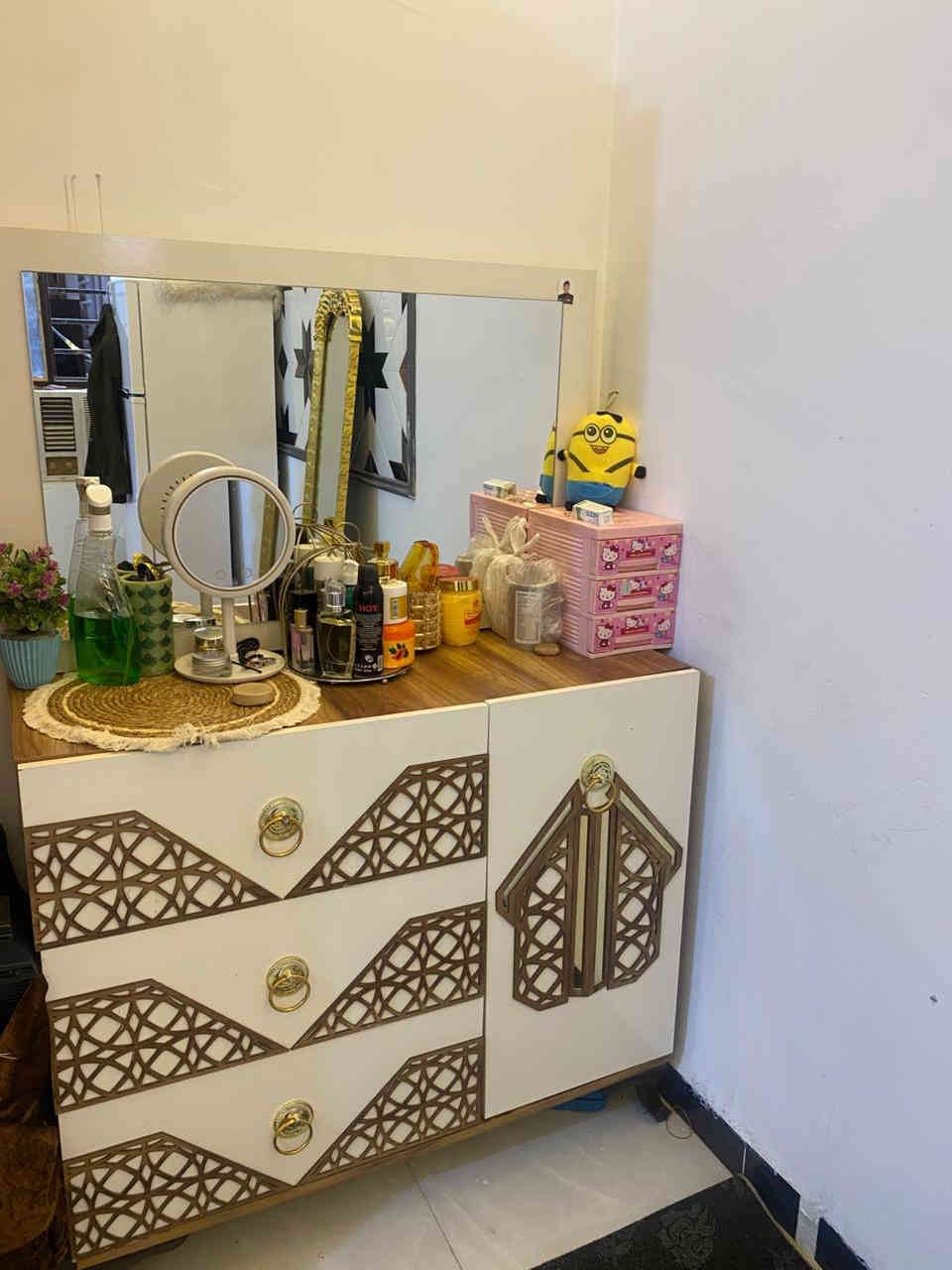 غرفه تركي استعمال قليل  ( للبيع )سعر الغرفه (350)الف المكان حي القدس كربلاء  الشراي يجي خاص ***********
