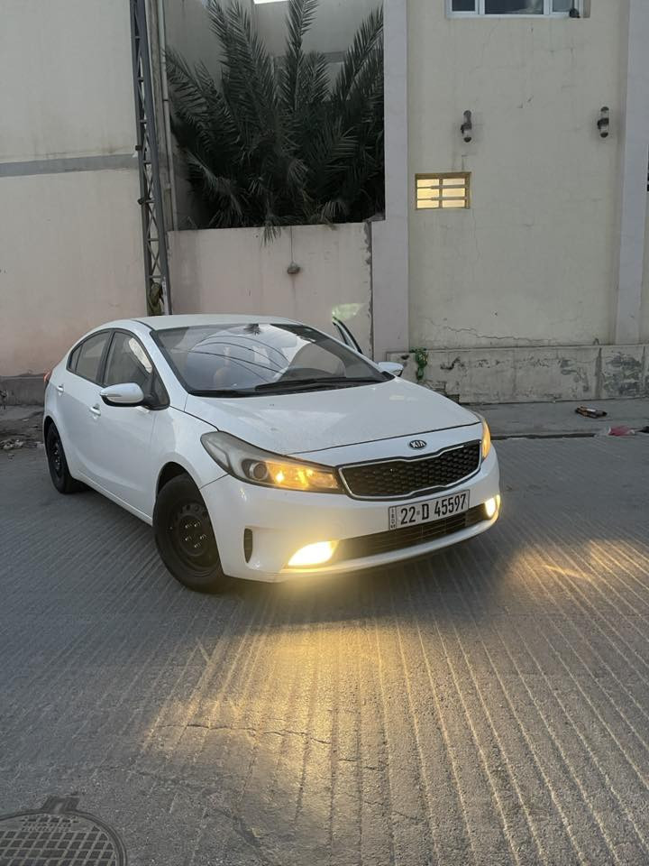 سلام عليكم حبايب كلبي 
سيراتو خليجي موديل 2017
نصف مواصفات 
تحكم ستيرن 
بلوتوث 
نضام ABS 
كراب (حافضه نضاره)
كشاف ضباب 
محرك 1600دوش 
سعر 133 وبيه مجال بسيط حك جيتك 
سياره جاهزه من كلشي كفاله عدا بارد بسيط جدا موضح بالصور 
تخم تاير جديد حداديه جديده باتري جديد منضومه تبريد ع شركه سياره بوضع شركه جاهزه ربع متصرف عليها 
رقم اربيل دولي بسمي تريد تحويل تريد وكاله للاستفسار ***********
هاي تفاصيل سياره كامله رجاء لتتصل اذا مو شراي متعجبك اعبر المنشور
