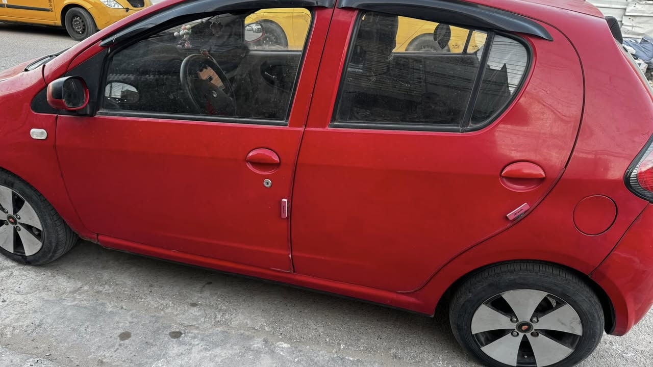 السلام عليكم
باندا موديل 2013 رقم بغداد 
كير ومحرك مكفول تخم تاير ويل كب سنويه باسمي لل شهر ال 7
نقص غاز التبريد وجامة متنزل
الله يحفظكم لحد يكسر بالسعر ماعجبك عوفه 
السعر 55 وبيهة مجال 
مكاني بغداد حي الجهاد 
***********
