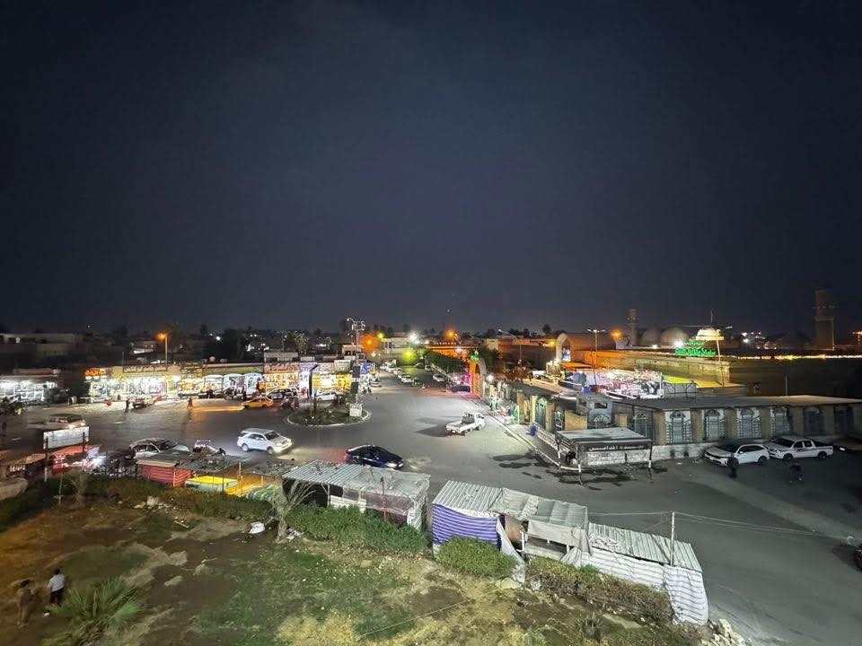 ببناء وتصميم حديث يليق بالمدائن واهلها بناية مميزة في سوق المدائن يتوفر داخلها كهرباء ٢٤ ساعة و مصعد كهربائي و مجهزة بالكامرات ووسائل الحماية و كراج مجاني 
 استثمر الفرصه من عيادات طبية ومكاتب علمية ومحلات تجارية وغيرها
للتواصل ***********
