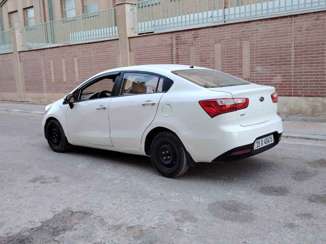 السلام عليكم
السلام عليكم كيا ريو للبيع 

مديل 2013 خليجي رقم نجف دولي سنويه جديده بسمي 

بيهه صبغ جاملغ خلفي وشبر بل جاملغ الامامي وبيهه باب خلفيه مبدله نفس اللون بدون صبغ وباقي مكفوله مكينه 1600 قطرتين  مكينه كير حداديه تبريد كلهن مكفولات مكاني نجف شارع المدينه السعر 88 وبيهه مجال للستفسار ***********
