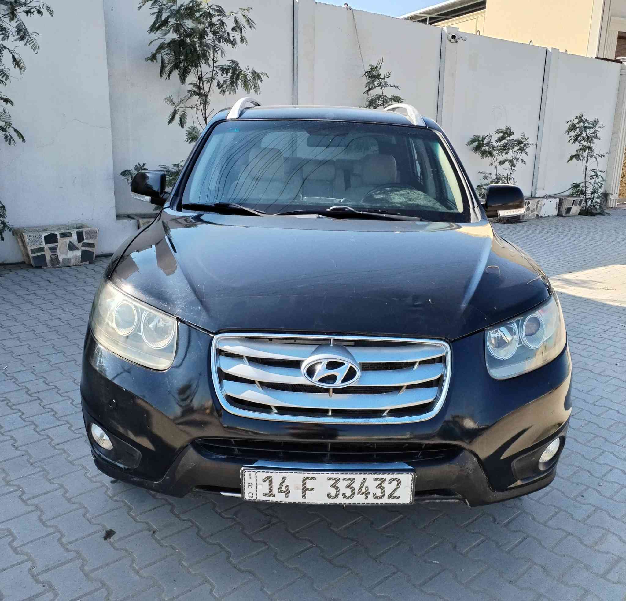 سلام عليكم للبيع او مراوس حسب القناعه هونداي سنتافي مديل 2011 خليجي  مكفوله ضربه صبغ رقم بصره بسمي سنويه وهزه جديده فول مواصفات بصمه محرك 4 سلندر سياره جاهزه السعر 132 وبيه مجال استفسار *********** مكان البصره ابي الخصيب
