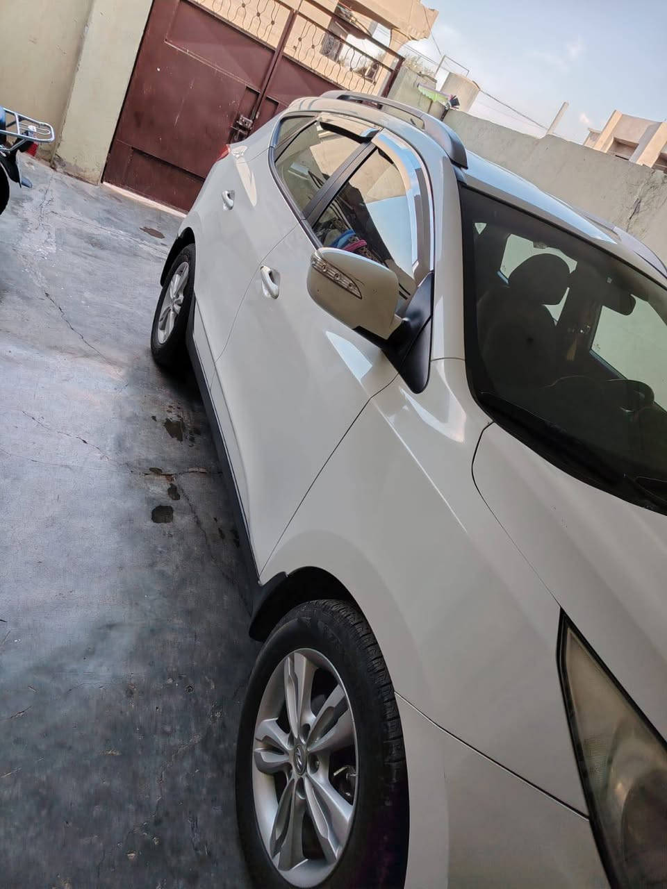 توسان للبيع موديل 2011
محرك وكير بالشرط 
بيها مكانين بارد بالجنطه وبالباب شي بسيط 
سنويه تاريخ الانتهاء 2028
رقم سليمانيه شرط التحويل 
عنوان صلاح الدين/ قضاء الطوز 
رقم الهاتف/***********
