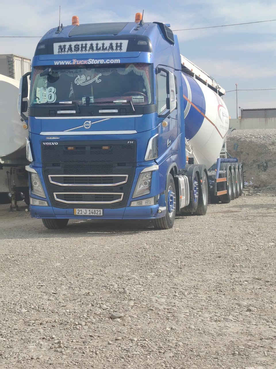 للبيع بس رأس سياره جديده معنه الكلمه 2016انجكتر مربوطه سايلو فصخ وربط مباشر مرور سليمانية السياره أحلى من الصوره مكانها كركوك ***********
