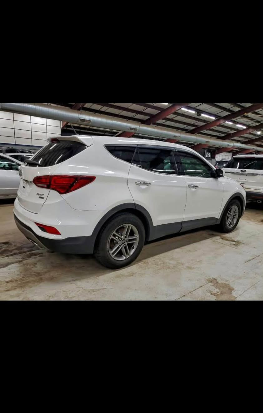 Hyundai santafe 
Model 2018
Clean carfax 
Moter vitess sherke 
03487131


**إذا كنت صاحب هذا الإعلان وتريد حذفه لأي سبب، رجاءا أرسل رسالة إلى الدعم الفني**