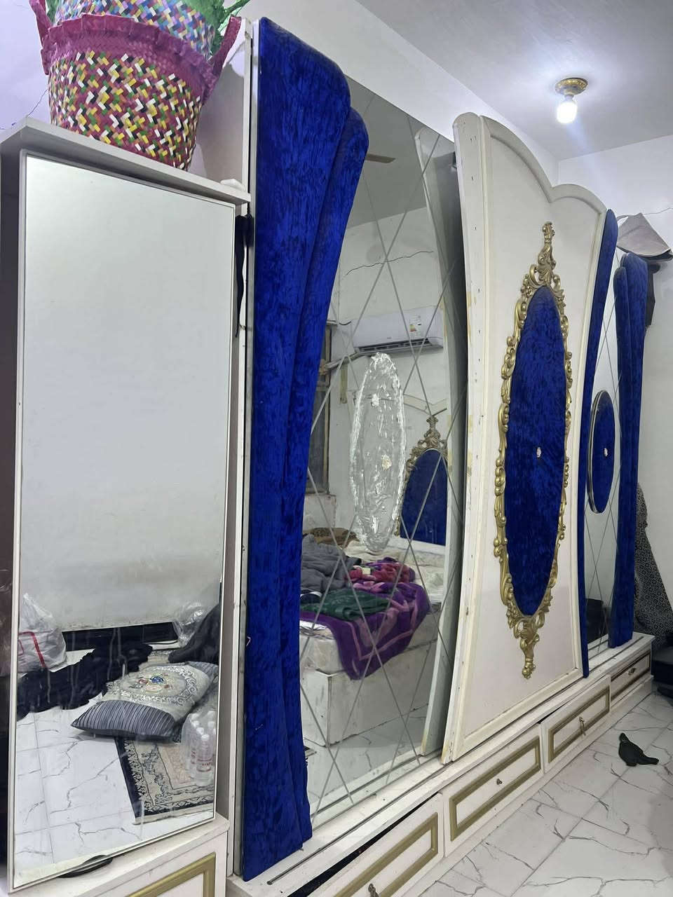 غرفة للبيع السعر 100 ألف بيها أضرار
العنوان الكوفه قريب ميثم التمار للاستفسار الاتصال ع ***********
