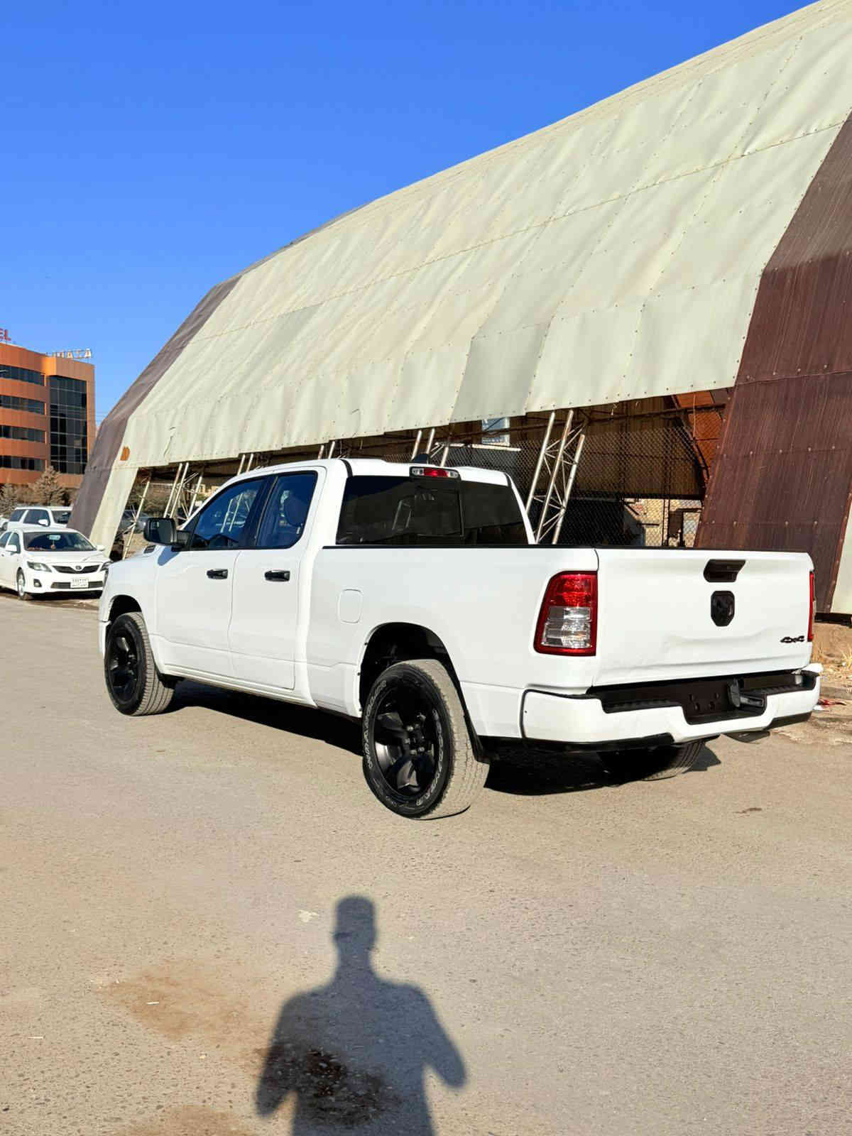 السلام عليكم 

الرجاء لحد يراسل يكول تراوس للبيع فقط 

                     2024       RAM   TRADESMAN

ماشيه   25   الف 

بدون ايرباك ...بدون داخل..بدون شاصي 

حادثها جانبي جاملغ وباب نفر وباب خلف صبغ 

كير ومكينه شرط  .... تترقم شمالي شرط الترقيم 

السعر    197   مجال بسيط 

للإستفسار التواصل واتس ***********
