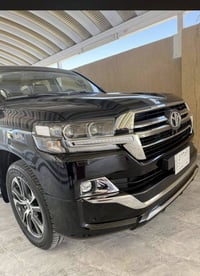 لاندكروزر • ٢٠٢٠ • ماشيه ٧٣٠٠٠