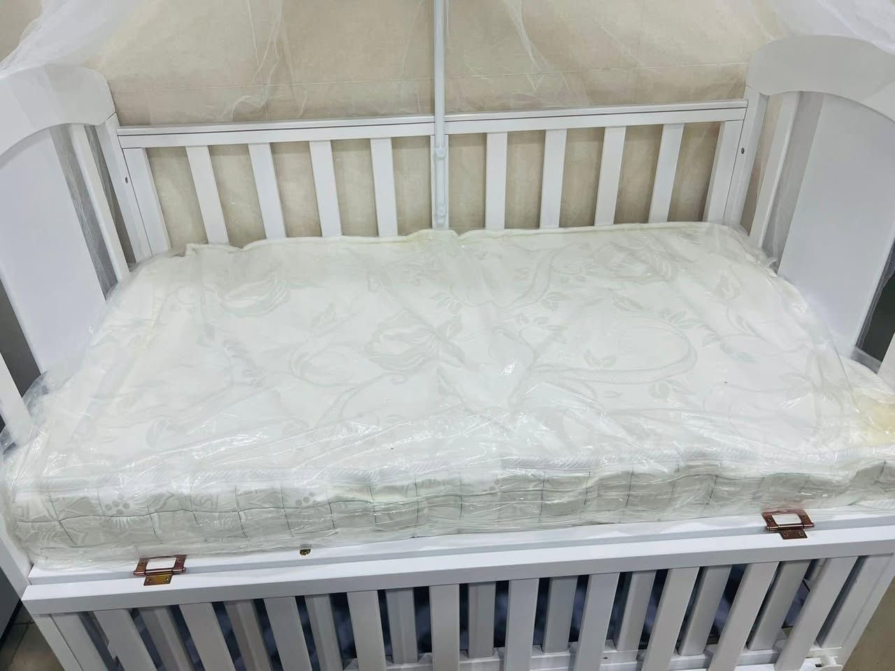 كاروك طفل من حديث ولاده لحد عمر 5 سنين المنام 3 مستويات يصعد وينزل يصير مثل القفص ميكدر طلع طفل منه وبي مخزن من جوه الباب ينفتح يصير ويا مستوه سرير الام سرير طفل والنامويسه والدوشك سعر كامل ب100 قفل شراي يراسل خاص عنوان فلوجه ويوجد خدمه توصيل فلوجه بغداد رمادي


**إذا كنت صاحب هذا الإعلان وتريد حذفه لأي سبب، رجاءا أرسل رسالة إلى الدعم الفني**