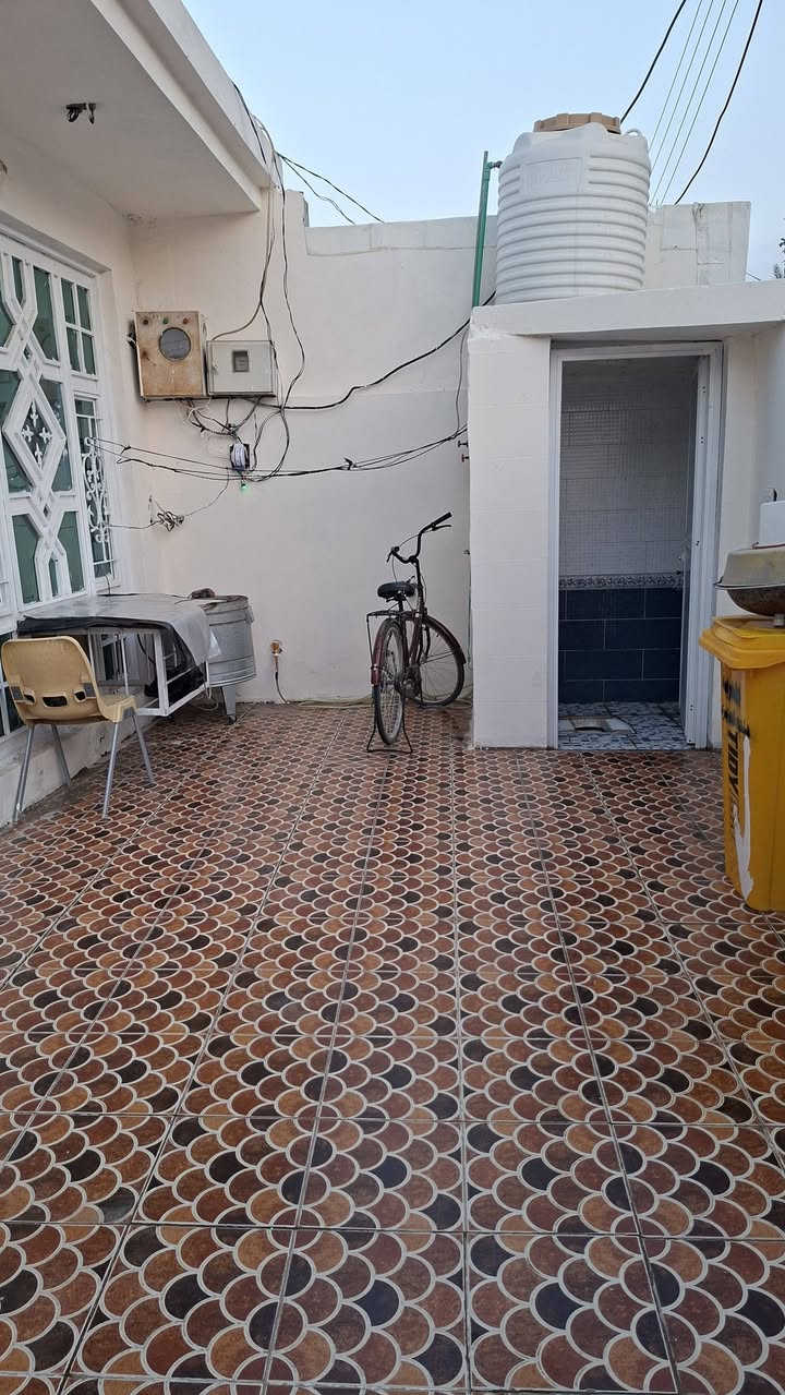 يالله على بركة الله يوجد بيت في منطقة معمل السوس امامه متنزة البيت مساحة ١٥٠م بناء جديد يتكون من غرفتين نوم وصاله وستقبال ومطبخ وصحيات وترك وطرمه الاستفسار مراجعة مكتبنا مكتب ابو مؤمل الرميحي للعقار مجاور البانزيخانه الداخليه
او الاتصال
***********
***********
