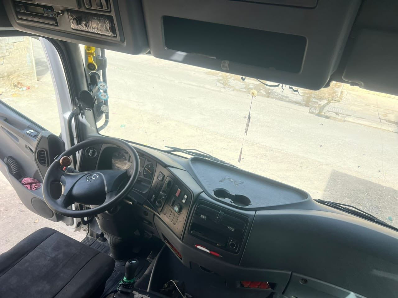 اتيكو 2006 سته سلندر گير ست نمر هاف قفل اكسل مجموعه اكتروز طول 7وربع دبل مناميه جوبلس خلفي ورك امامي رقم وسنويه جديد هزه جديد حصه كاز شرط التحويل بأسمي وعلي محرك جديد كله بشرط للأستفسار ***********
