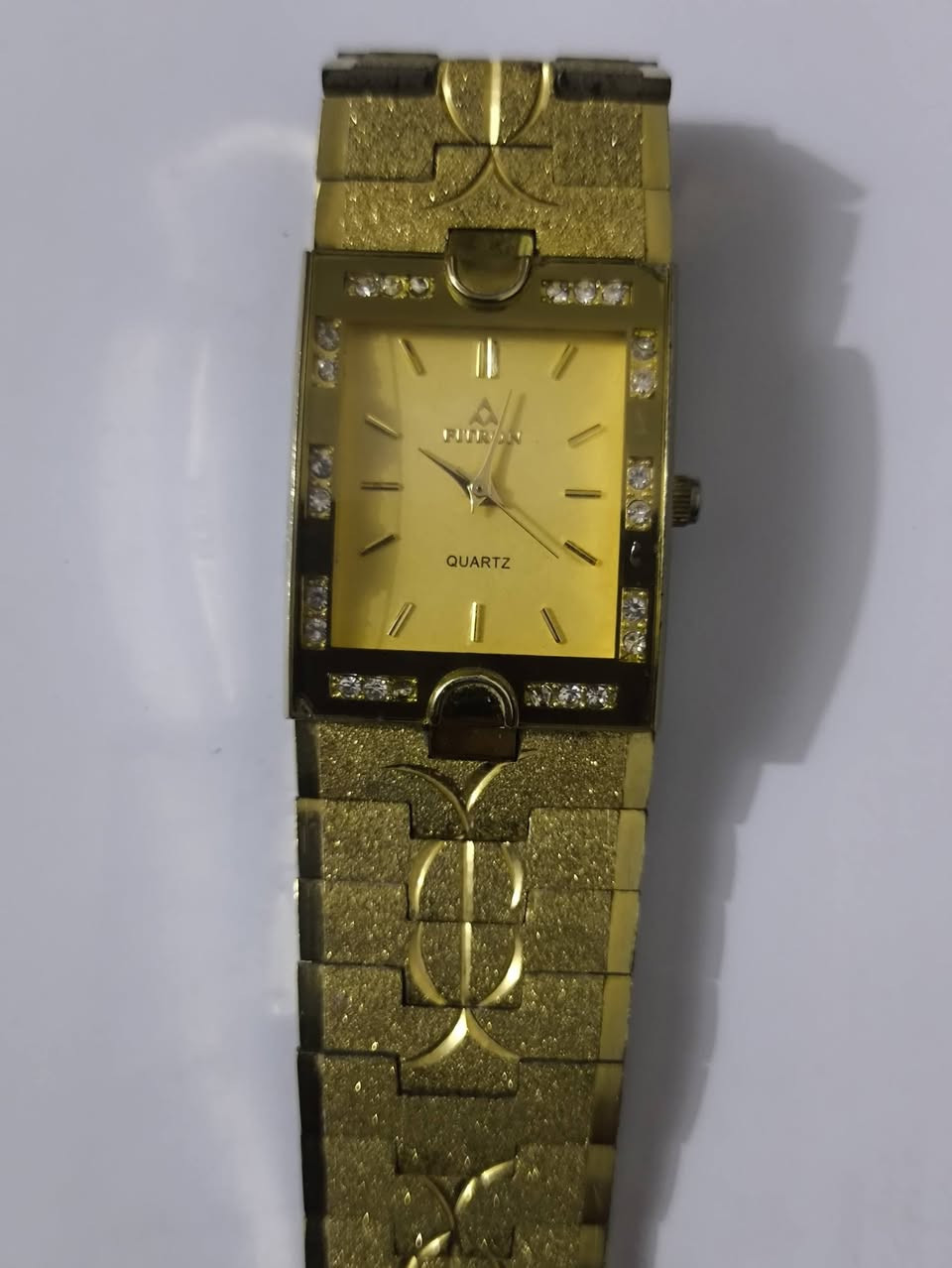 ساعه فيترون 
من كوارتز طلاء ذهب 
مرصعه بالزاركون  ضد الماء
تحفه انتيكه شغاله ونضيفة كلش للبيع


**إذا كنت صاحب هذا الإعلان وتريد حذفه لأي سبب، رجاءا أرسل رسالة إلى الدعم الفني**