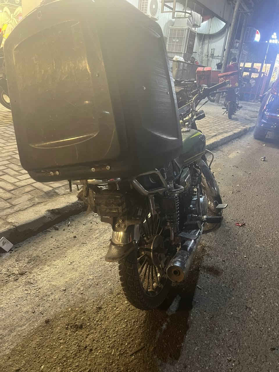 سلام عليكم ايراني للبيع موديل 2025 دراجة نظيفة كلشي مابيها نكرة سلف سعر 750 وبيها مجال ممتوتجد فيس هذا رقمي ***********
