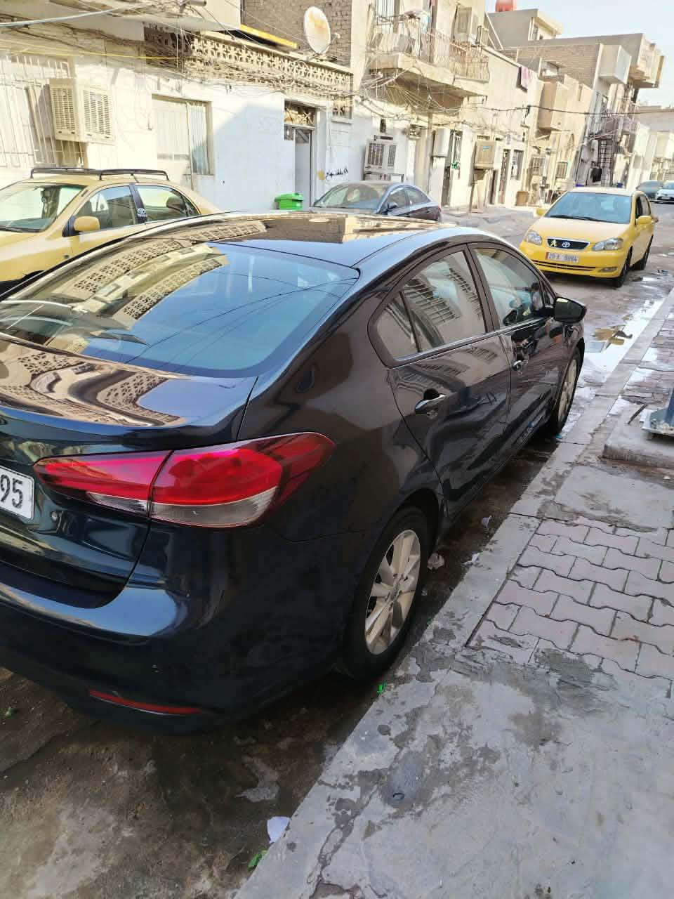 سيراتو 18هزه وارقام وسنويه سنت ال 30 جدد خليجي اسود كحلي مابيهه صبغ كل  على وظع الشركه اترايه مال زيرو  داخل جديد كهربائيات كله شغاله
تبريد تدفئه ماشيه 99اقل من 100 سعر ١٣٨ وبيه مجال قليل حك الجيه اسبيرمنازل
مكان بغداد رحمانيه الجعيفر
اتصال *********** بغداد, العراق
