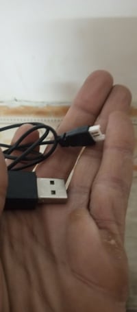 درون • بطاريتين • كيبل شحن