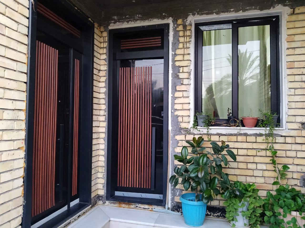 بيت 152م بحي الوحدة قرب الموحده وقرب القطاع الصحي والسوق على شارع ال15 سعره غالي 250 مليون شغله درجه اولى من عمل أو مواد
مكتب الإخلاص للعقار
واتساب ***********
