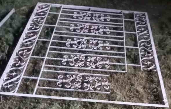 باب+شباك + محجر سعر 80 وبيه مجال ***********
