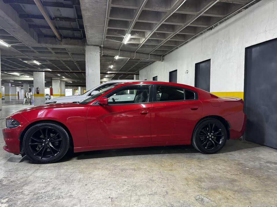 سلام عليكم للبيع جارجر 2017 رالي السياره فول ١/١ السياره  داخله كلين تايتل رقم اربيل هنا بيه قطعه صبغ فقط صبغ فقط الصوره موجوده ب المنشور الرقم *********** العنوان بغداد الشعب السعر خاص
