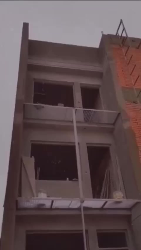 اللهم صل على محمد وال محمد السلام عليكم جزء بسيط من أعمال اللبخ شغل درجه اولى بااشراف مهندس التزام ب عمل بغداد فقط متفرغ حاليآ ***********
