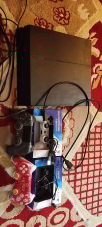 للبيع بلي 4 فات اونلاين نضيف استعمال بسيط 3جويستكات +5العاب قرص Gta5وق...