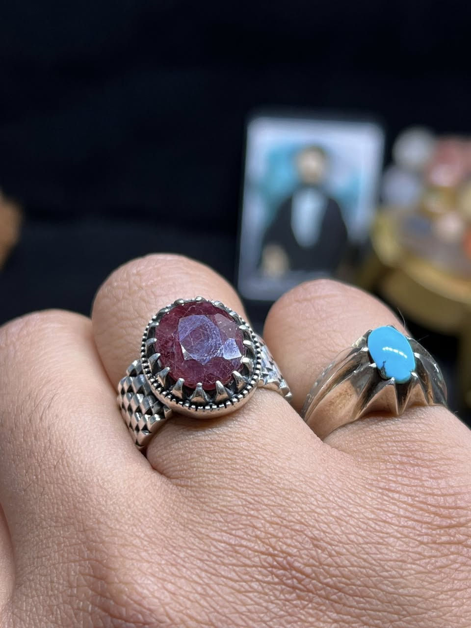 خاتم ياقوت أفريقي
صياغة رولاكس 

الشراي***********

المكان بغداد حي اور 

توصيل ماعندي
