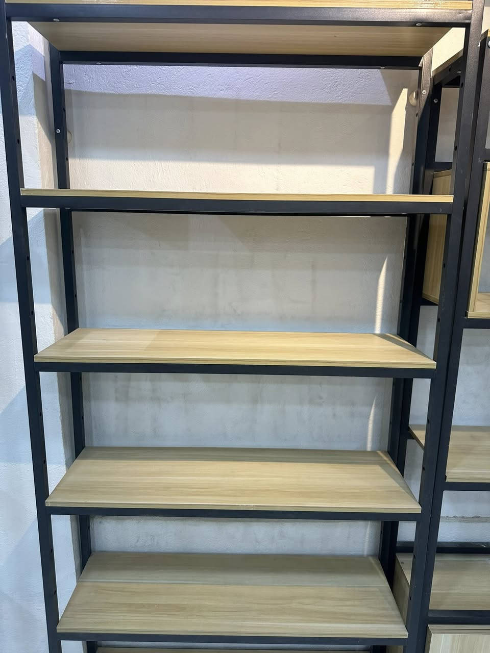 رفوف للبيع  نضافه 99% مكاني بابل ***********
