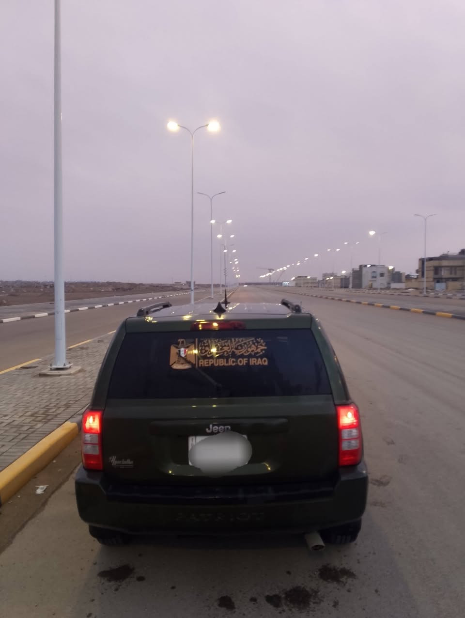 السلام عليكم
جيب باتريوت 2008.الون زيتوني للبيع او امراوس 

السياره نظيفه وحلوه مصبوغ بيه قطعتين فقط  بسبب جراد  وارد امريكي 

كير ومحرك خير من الله تبريد ثلج  البجم كبس             مكينه 2400 المرغوب

الصدر َمبدل جديد.    تخم تاير نظيف.   شاشة حج كبير    وكامرة دوارة 

رقم السياره بغداد الماني 

جام كهربائي مابيه نقص 

مكان السيارة  البصرة  

السعر 75$ بيه مجال للشراي 
هاتف//***********
