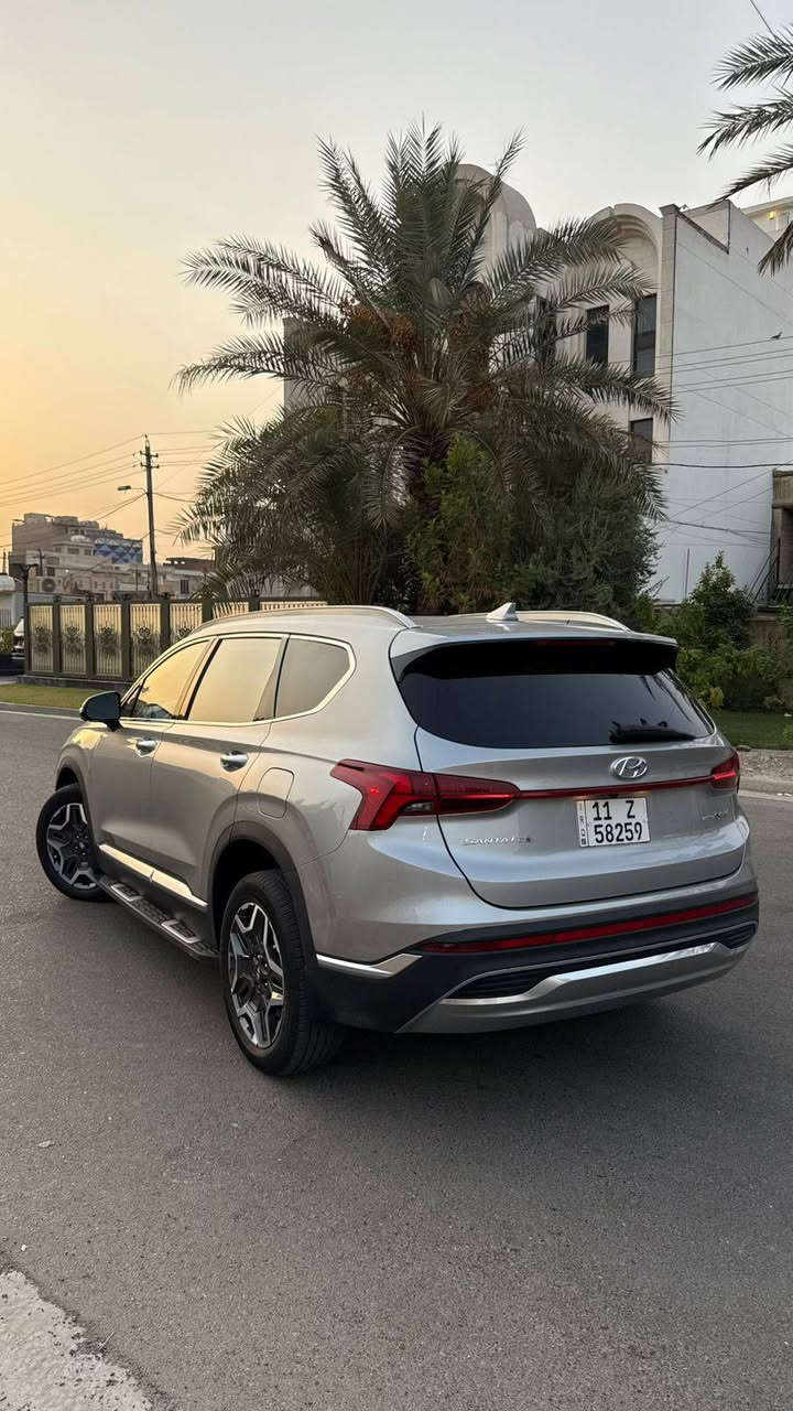 هيونداي سنتافي 2023 هايبرد لمتدد
فول الفول أعلى فئة ماشية 9 الاف ميل برقم بغداد بنوراما دفع رباعي أربع كامرات رادارات امامية خلفية جانبيه مكينة 1.6 تيربو  مع محرك كهرباء . حادث بنيد وجاملغ وصور الحادث مرفقة 
5 راكب 
السعر  :  217 ورقة 
***********
بغداد - الحرية

المواصفات:-( vip )
١- مفتاح ذكي بصمة + التشغيل عن بعد .
٢- نظام اوتو بارك / تقديم و ترجيع السيارة بالمفتاح الذكي والتوقف الذاتي بدون سائق
٣- كير بنظام الازار المنفصلة الاصدار الجديد ( بيانو)
٣- كير ماوس ثانوي لأوضاع القيادة :
 وضعيات للقيادة 
 Drive mode
‏eco - Smart - Sport 
    Snow-
٤- نظام HTRAC الحديث دفع رباعي
٥- بنوراما فتحة سقف.
٦- هاند بريك بصمة 
‏٧ - Auto Hold  أوتو هولد
٨- خاصية ISOFIX   ايزو فكس قفل الاطفال
٩- نظام مانع الانزلاق
١٠ - نظام نزول المنحدرات.
١١ - نظام اطفاء المحرك (A) ذاتيا في الازدحامات لتوفير الوقود
١٢- شاشة تدعم Apple Car play و Android وبلوتوث مدمج والأوامر الصوتية
١٣- الداشبورد الكتروني بانماط متغيرة حسب وضعية القيادة
١٤- الشاشة الوسطية حجم كبير ١٢ انج مع دعم الملاحة بالخرائط GPS وبوصلة للاتجاهات
١٥- شاحن هاتف wireless
١٦-  مخارج شحن USB وتشغيل الميديا
١٧- منافذ للطاقة كهرباء 12فولت ومنفذ 110 فولت
١٨-  المرايا الجانبية قابلة للطي + نقطة عمياء + هيتر + اشارات
١٩- مرايا جانبية بخاصية الترحيب والفتح عند الاقتراب والاضاءة في الضلام
٢٠-  الصندوق كهربائي ذكي
٢١- حساسات ضغط الاطارات 
٢٢- حساسات أمامية / جانبية /خلفية
٢٣-  كامرة اضافية لتقنية منع الخروج عن المسار
٢٤- ميزة التوقف الذاتي للمركبة منعا للاصطدام عند القيادة او الرجوع
٢٥-  المركبة تعيد نفسها للمسار الصحيح عند عدم الانتباه
٢٦- لايت زينون رباعي العدسات بتقنية High Beam الانارة الذكية + LED  نهاري 
٢٧- بك لايت LED مميز مدعوم بتقنية ضد الضباب لاوضح رؤية للمركبة
٢٨- خاصية دعم الكاميرات عند تشغيل الإشارة الجانبية لرؤية الزوايا العمياء
٢٩- كاميرا دوارة 3D تفاعلية متعددة الاوضاع
٣٠- اضاءة داخلية LED تقنية Ambient Light متعددة الالوان 
٣١- مرآة داخلية بخاصية التعتيم الذاتي 
٣٢- سستم صوت سماعات محيطية مع دمام وتويترز 
٣٣-  نظام القيادة الذاتي الذكي في الشوارع المخططة 
٣٤- مثبت السرعة Cruise وميزة التباعد عن المركبات
٣٥- خاصية المايك للسائق للتحدث مع الركاب في الخلف
٣٦- حساس حراري بسقف السيارة بتحذير صوتي في حال نسيان الاطفال في المركبة
٣٧- قفل الابواب والنوافذ / خاصية عدم العبث للاطفال
٣٨- القفل المركزي للابواب وعدم الفتح عند مرور مركبة بشكل قريب من السيارة 
٣٩- مقعد السائق خاصية الخزن وميزة الخروج المريح عند الاطفاء
٤٠-  المقاعد الامامية كهرباء + تبريد + تدفئة
٤١- المقاعد الخلفية تدفئة
٤٢- الداخل جلد بلون مميز تطعيم الدواخل
٤٣- ستائر جانبية 
٤٤- ستيرنغ من الجلد حياكة مع تحكمات 
٤٥- شفتات رياضية بالمقود
٤٦-  التبريد والتدفئة تحكم شاشة وتحكم يدوي ايضا
٤٧-  التبريد امامي خلفي مناخ منفصل
٤٨-بردات أبواب خلفية  
٤٩- هايبرد جدا اقتصادي بالبنزين
٥٠- حساس لمس ابواب لفتح وغلق باب السائق والراكب
٥١- ماسحات امامية حساس / تشغيل تلقائي وسرعة حسب غزارة المطر
٥٢- ماسحة خلفية حساس /  تشغيل تلقائي عند المطر
٥٣- اريل نفكيتر مدمج بتقنية التقاط بث الراديو HD
