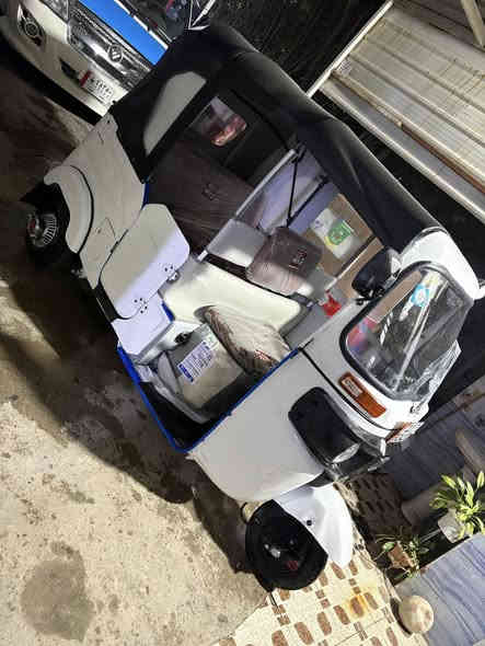 سلام عليكم تكتك ٢١شهر ١١ دخوليه ٢٢ رقم وسنويه ترقيم جديد تحويل مباشر تراي ونعومه زيرو  مكينه مبدل بيه والفات بيه طخه بل لغد ومصبوغه عام لجماليه كلشي جديد بيه ماعايزه شي مكاني بياع المعالف سعر ٧٣٠٠وبيه مجال 
***********
