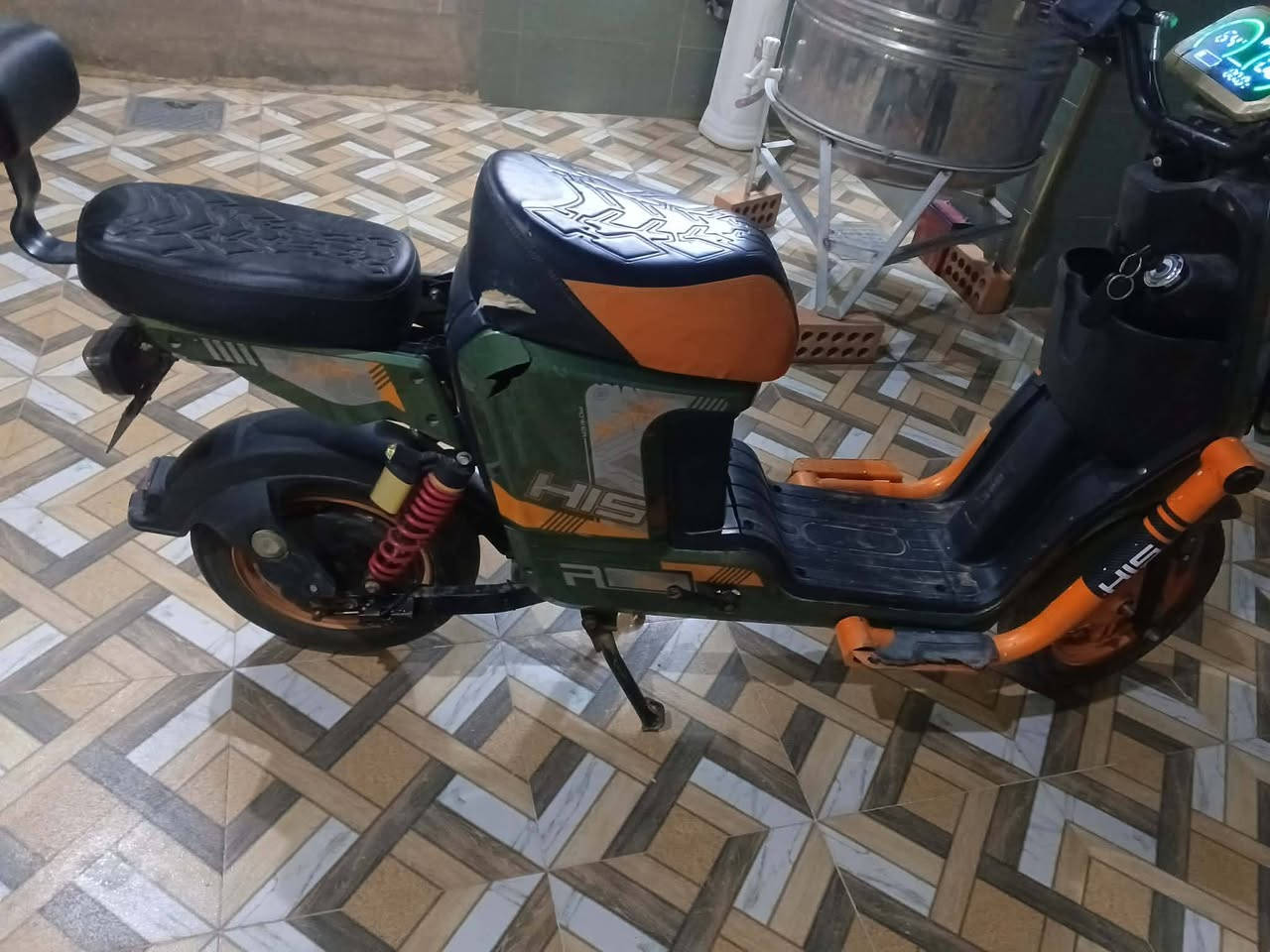 السلام عليكم باسكل شحن x900 للبيع سعر 300 الف بي عطل 3 بطاريات فقط باقي كله شغال العننوان ديالى بعقوبه الرحمه والبطاريات ينزلن من سعره


**إذا كنت صاحب هذا الإعلان وتريد حذفه لأي سبب، رجاءا أرسل رسالة إلى الدعم الفني**