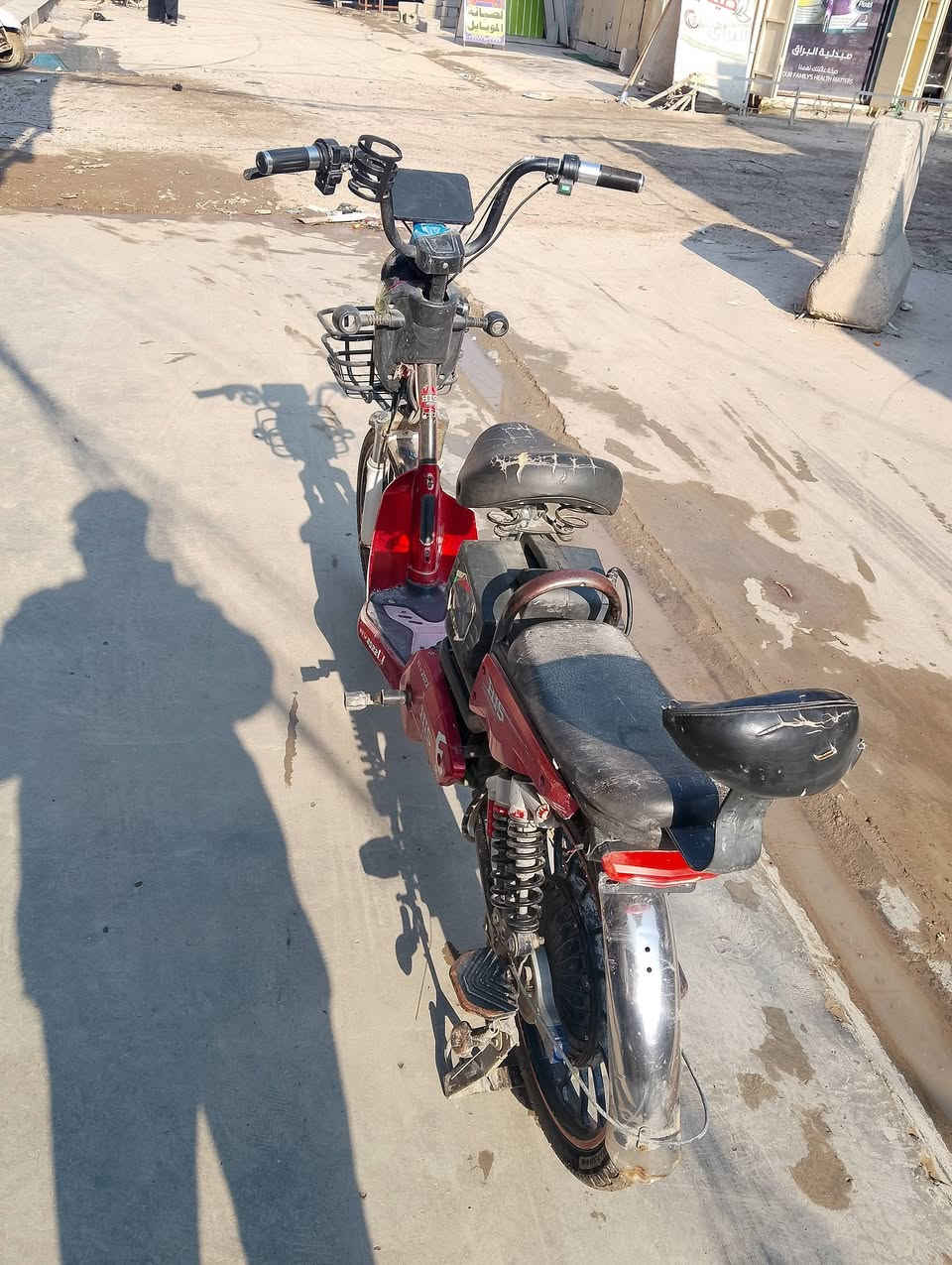 السلام عليكم
بايسكل شحن موديل 2022 
بطاريات جديدة ما صار شهر ونص من شديتهن
السعر 200 وبي مجال
رقمي ***********
