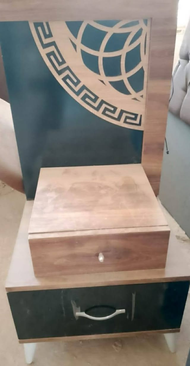 السلام عليكم جربايه و كومديات اثنين و ميز تواليت للبيع السعر ١٧٥ الف المكان البلديات المضمار  ***********
