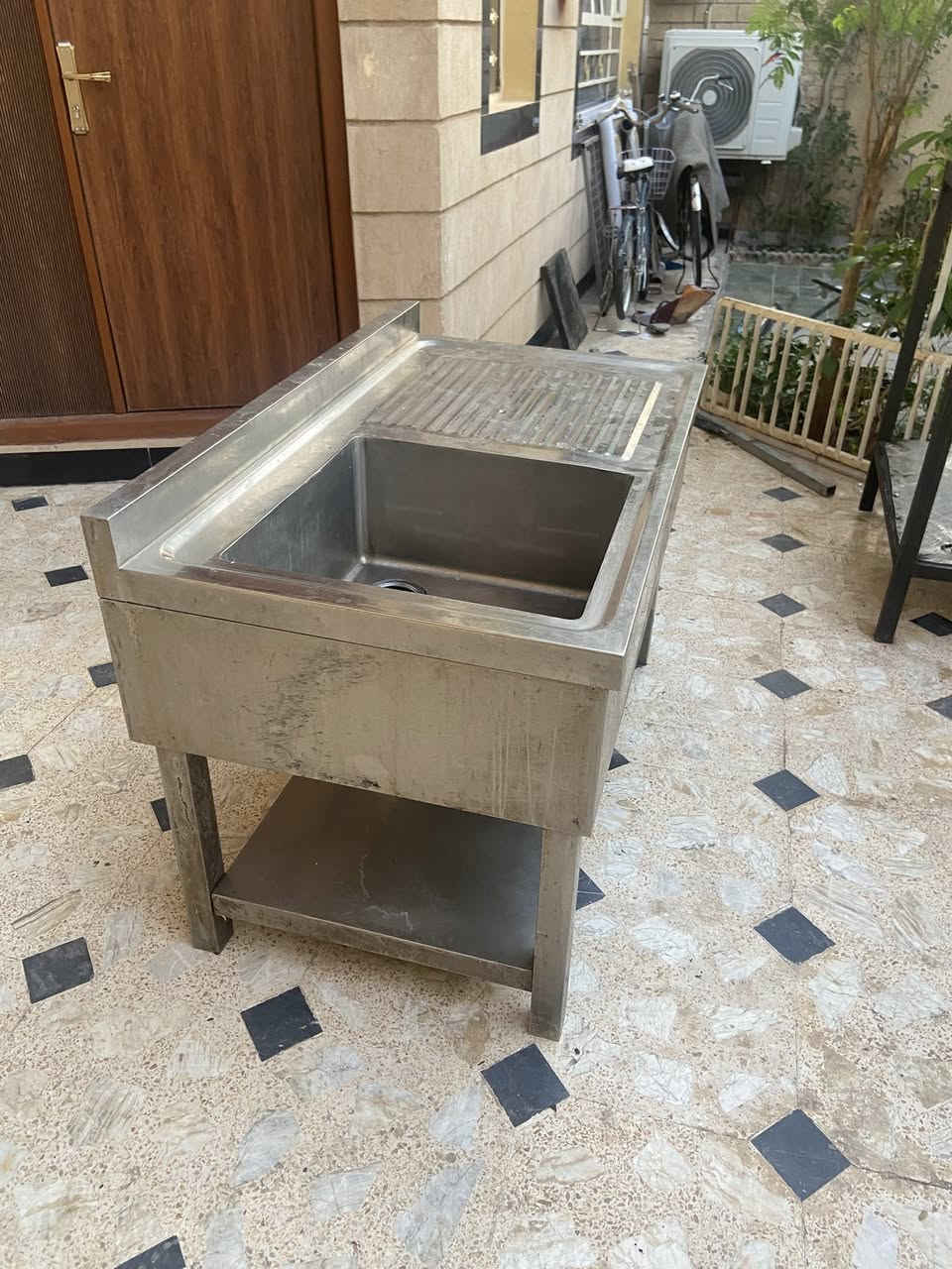سنك مطعم ستيل للبيع التواصل على الرقم *********** او واتساب
