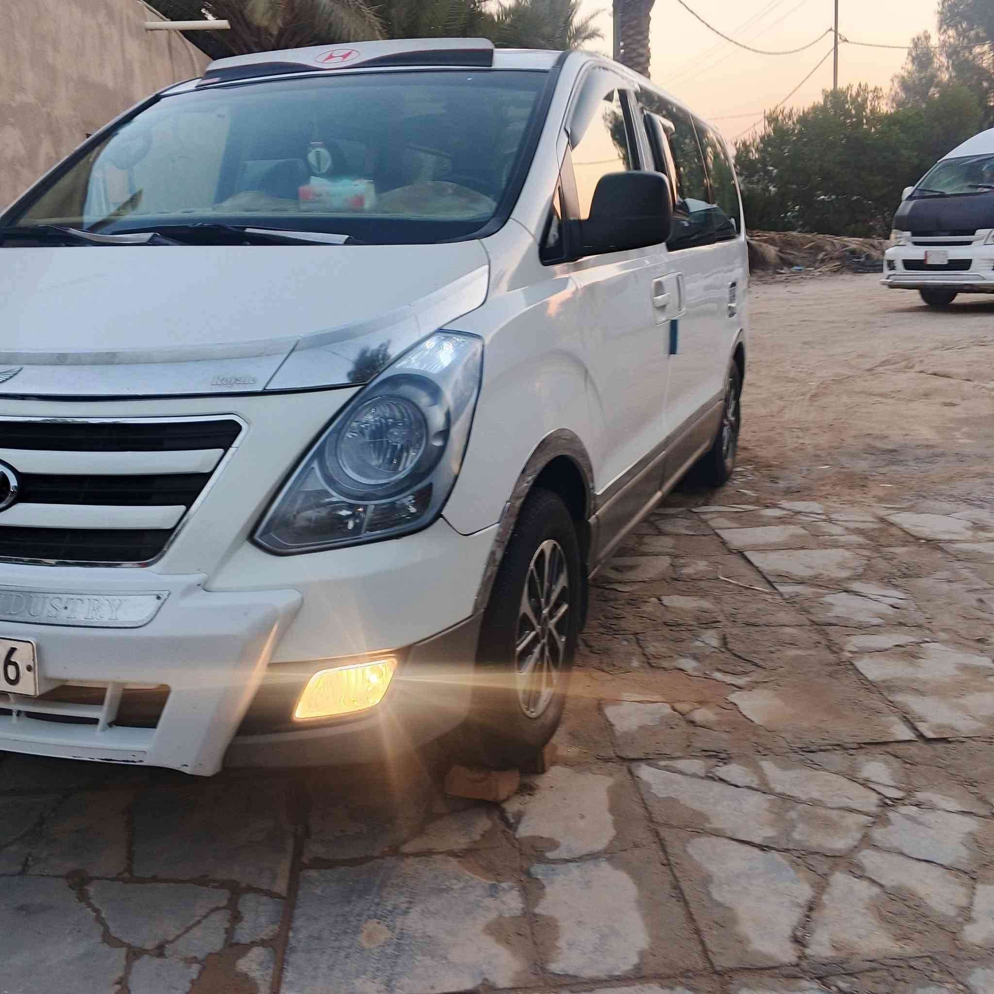 17 مفتوح. محور. مسكر ١٢ كير  اوتو  مكفوله ماعده. بارد. قليل. بالباب  مكينه كير تبريد. كلهن. جدد. دوشمه السياره. جاهزه  رقم. بغداد وباسمي   رايده. ٢٢٠. مكاني. ديوانيه 
***********. بيع. فقط
