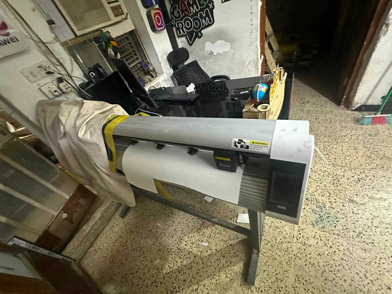 السلام عليكم
طابعه ماي كلار 320 سم للبيع جديده واستخدام قليل 

مكينه CNC  كبيره 125 في 245 سم للبيع

ليزر co2  نظيف جداً 90 سم 130 سم  للبيع

كتر بلوتر 120 سم كامره جديد للبيع

بظاعه كامله فلكس ولدات ومحولات ولف  شنو يعجبك جوه
 السوك 

مكانهم بغداد الدوره ابو دشير ***********
