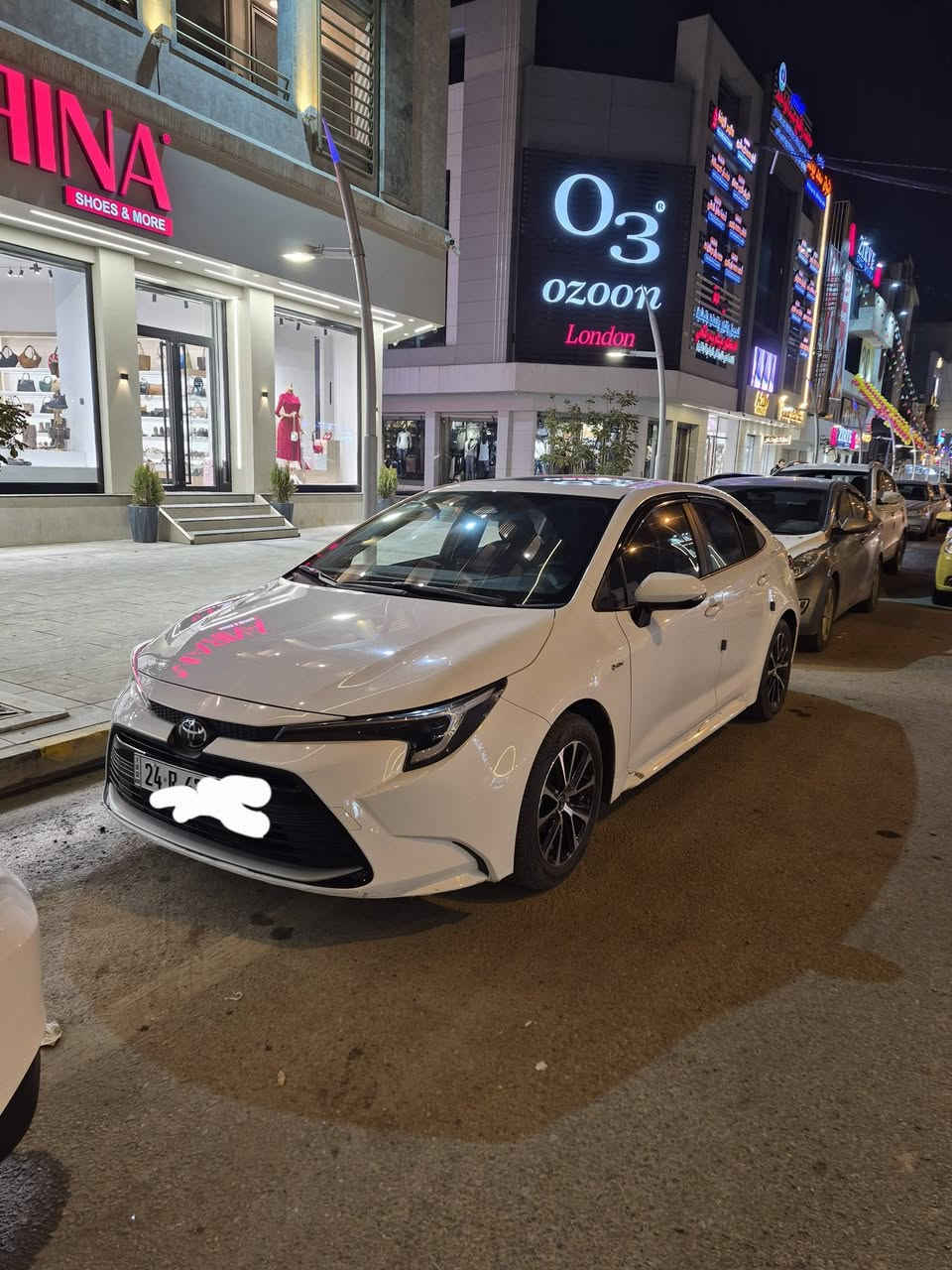 السلام عليكم كورلا تجميع الصين شكل الامريكي رقم دهوك موديل 2025 ماشية 11 الف قابل للزيادة السعر 159 $ كابون بانزين  الكتروني لا يباع مع السيارة العنوان موصل للتواصل *********** او ***********
