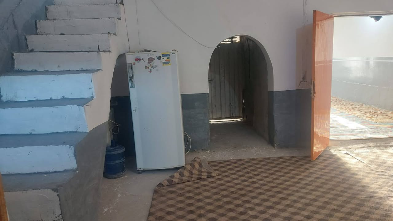 سلام عليكم دار للبيع مساحته 170م  سعر 28 وبي مجال بسيط

 بنائه نضيف ومرتب   عنوانه الكوفه شارع المعمل مقابل صوره الوائلي  شارع هيثم الجبوري يبعد  150م عن شارع الرئيسي عرض الشارع 8 امتار  ويحتوي على اوراق ومسجل بل تطويب الجديد ومشمول بي

  للاتصال ولاستفسار  الاتصال على الرقم  *********** النجف, العراق
