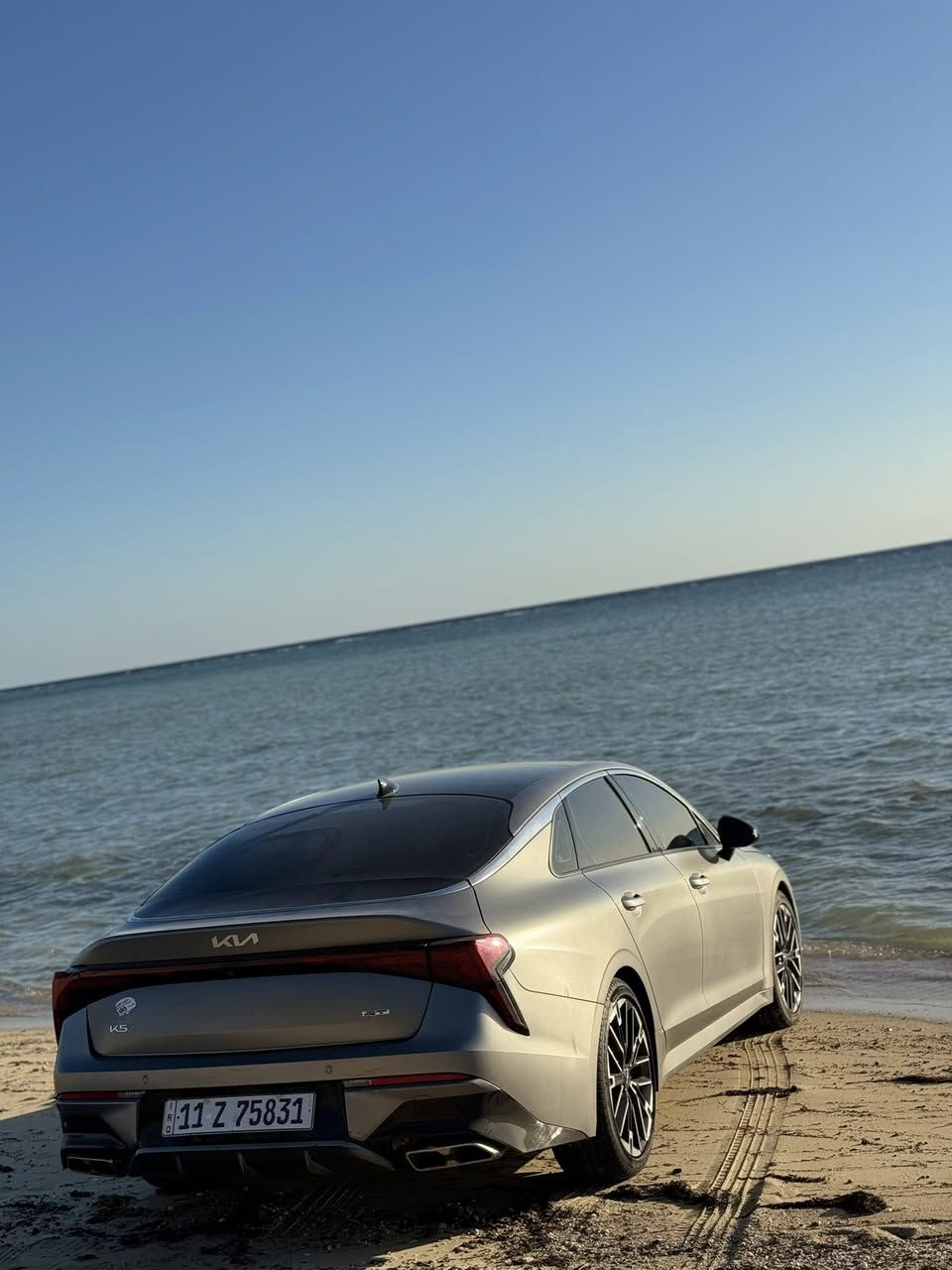 K5

موديل :2025

حجم المحرك :2500 تيربو 🚀

مرقم: بغداد 

ماشية:23 مايل 

المواصفات 

بصمة أبواب وتشغيل 

بانوراما

شفتات ستيرن 

كشنات جلد مطرز باخضر وعلامة جي تي 

كشنات تدفئه

تبريد قطعتين 

كرسي السايق كهربائي 

كامره دواره

حساسات امامي +خلفي توقف ذاتي 

رادار امامي + جانبي +خلفي 

اوتو هولد 

ثلاث وضعيات قياده 

سايد بريك بصمه 

شاشة دجتل 

ويل كب 19 

فجوج بريك رياضي لون اخضر وعليه علامه جي تي 

وبعد هيه مواصفات الكي فايف معروفه 

حادث السياره بنيد مبدل وجاملغات صبغ 

والباب الخلفي رش فقط بدون معجون راشين عليه ماده وصبغته 

كامله مابيه اي نقص 

عنوان السياره :بغداد 

السعر :203 بيه مجال بسيط 

رقم : ***********
