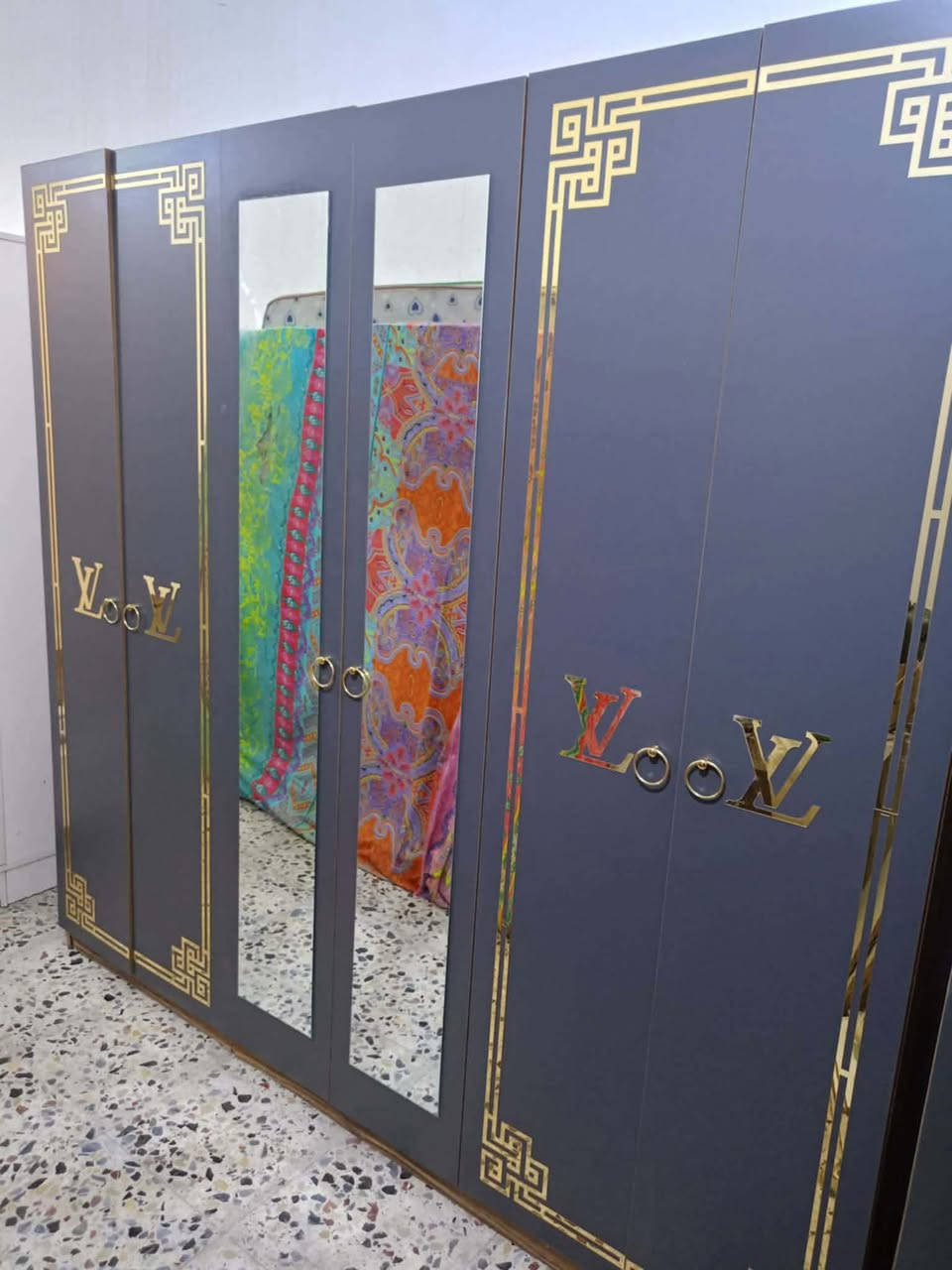 غرفة تركي 🇹🇷 مستخدام 5قطع  ✨✨
نضافه 90 💯
ابواب  💖
السعر 450 💖💸
مع شد🪛 ونقل 🚚  مجاني  داخل بغداد  محافظات بكروه


**إذا كنت صاحب هذا الإعلان وتريد حذفه لأي سبب، رجاءا أرسل رسالة إلى الدعم الفني**