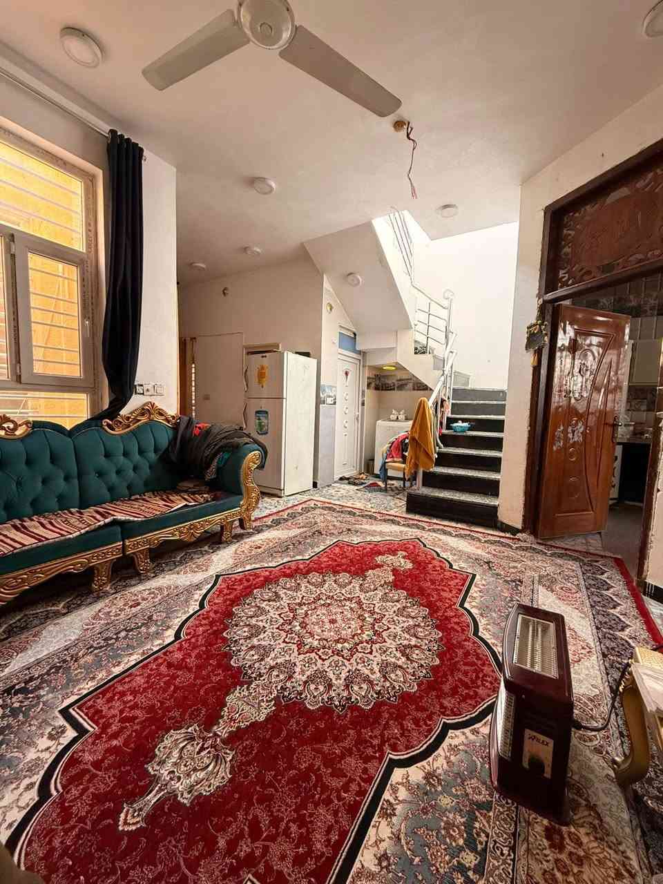 اللهم صل على محمد وال محمد 
بيت طابو زراعي صرف بالبكرلي شارع الطوارئ باسم ابو البيت 
قرب مستشفى الضامن وقرب مول واسواق الانوار 

//////////*****///////
مساحه 150 متر واجه 7.5 متر بناء حديث يحتوي على غرفتين واستقبال وكلدور ومطبخ كافة الخدمات وصحيات وحمامات خارجيه وداخليه حمامات شرقي وغربي والخريطه كلش حلووه  وكراج سياره 
السعر المطلوب ١٣٦  وبي مجال 

 موقع البيت كلش حلوو ومرتب ومنطقه هادئه جدا 
البناء طابوق وكونكريت 
مكتب الذهب الأبيض بادراة ابو ليث 
*********** اخوكم هيثم
