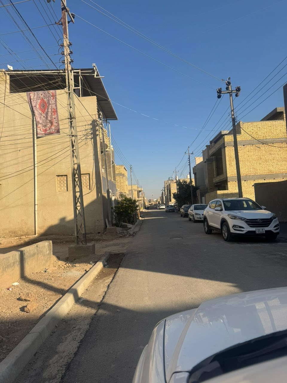 السلام عليكم بتلو ركن مربع للبيع المساحه 100
العنوان دور النفط حي لاساتذه رقم القطعه 485
الاتصال على رقم ***********
