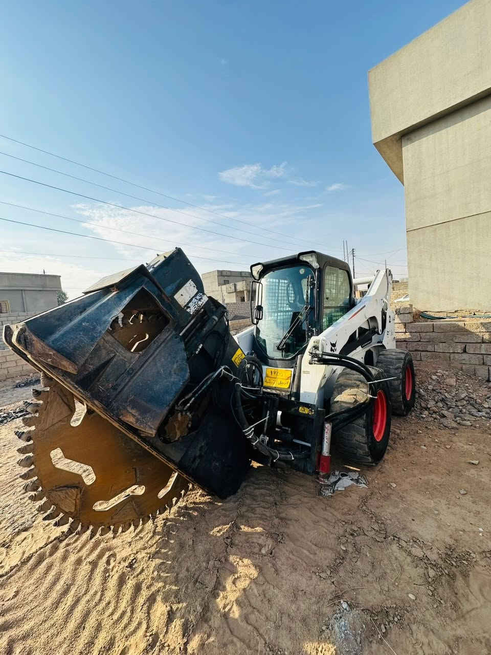 السلام عليكم ورحمة الله
بوبكات 850 فول مواصفات موديل 2022
مكفوله كفاله عامه اليه جديده بل شقل 
ما مفتوح بيها برغي كفاله عامه ويل سو 24 جدا نضيف اليه تاخذها من الشغل تاخذها 3 ايام تفحص ترايك للبصره  مشتغله 2000.0 اليه بلاديه على وضع الشركه 
الشراي يتصل 

: ***********
