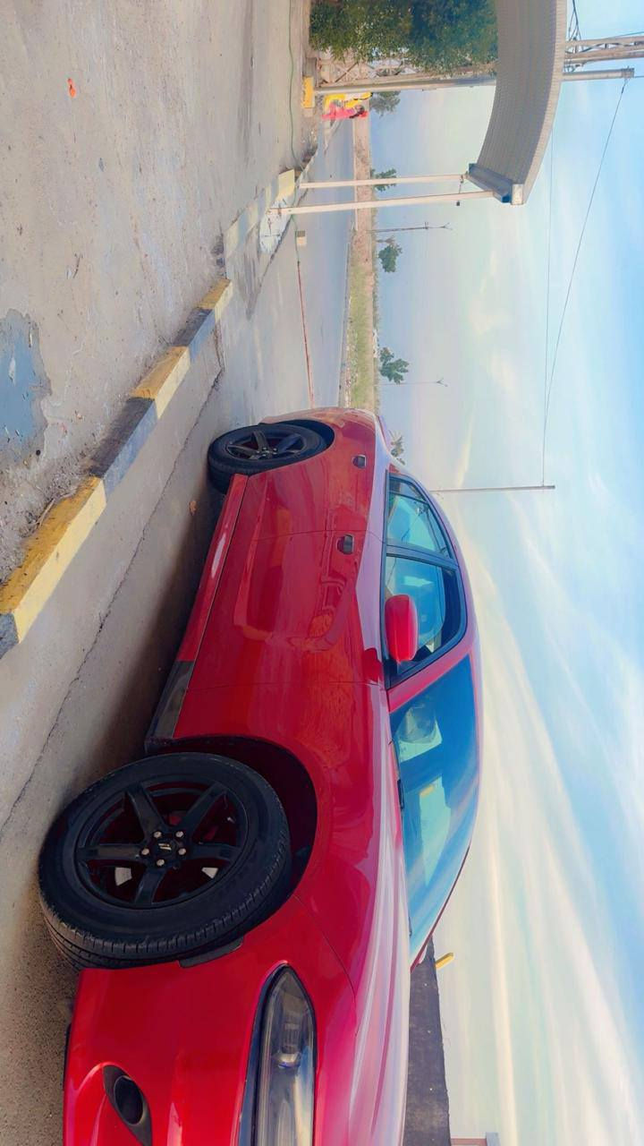 السلام عليكم جارجر للبيع موديل 15 كندي عداد 260 لون احمر سياره كفاله عامه وشويه بيهه مكان بارد بالباب الوره السايق سياره جديده جاهزه مكينه 3و600 تخم تاير وتخم ويل 18 جديد ***********
