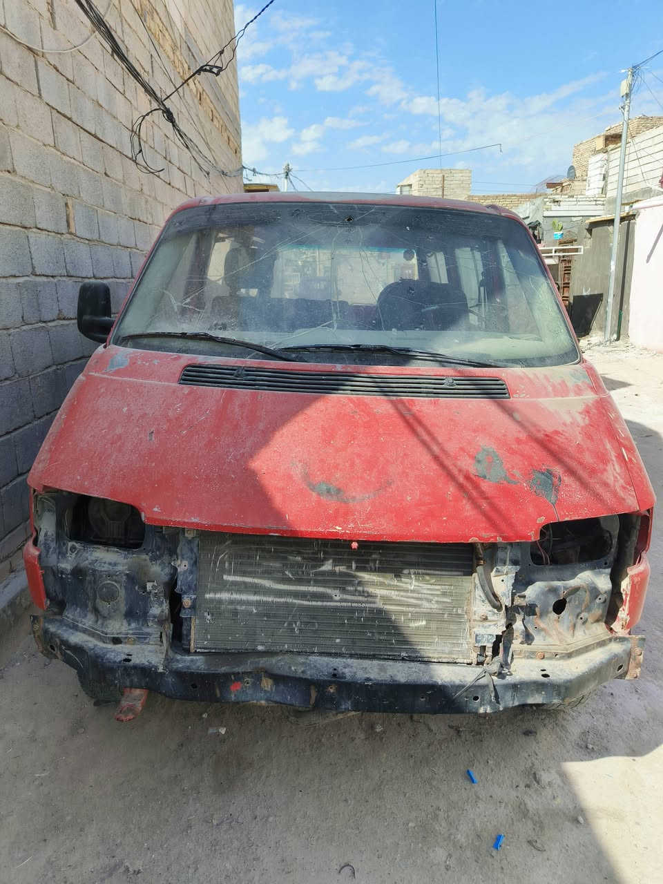 فولكس واكن ترانسبورتر موديل 1994راعيها موجود الوجه مالتها موجود سعرها مليونين وبيها مجال مكان نجف ***********
