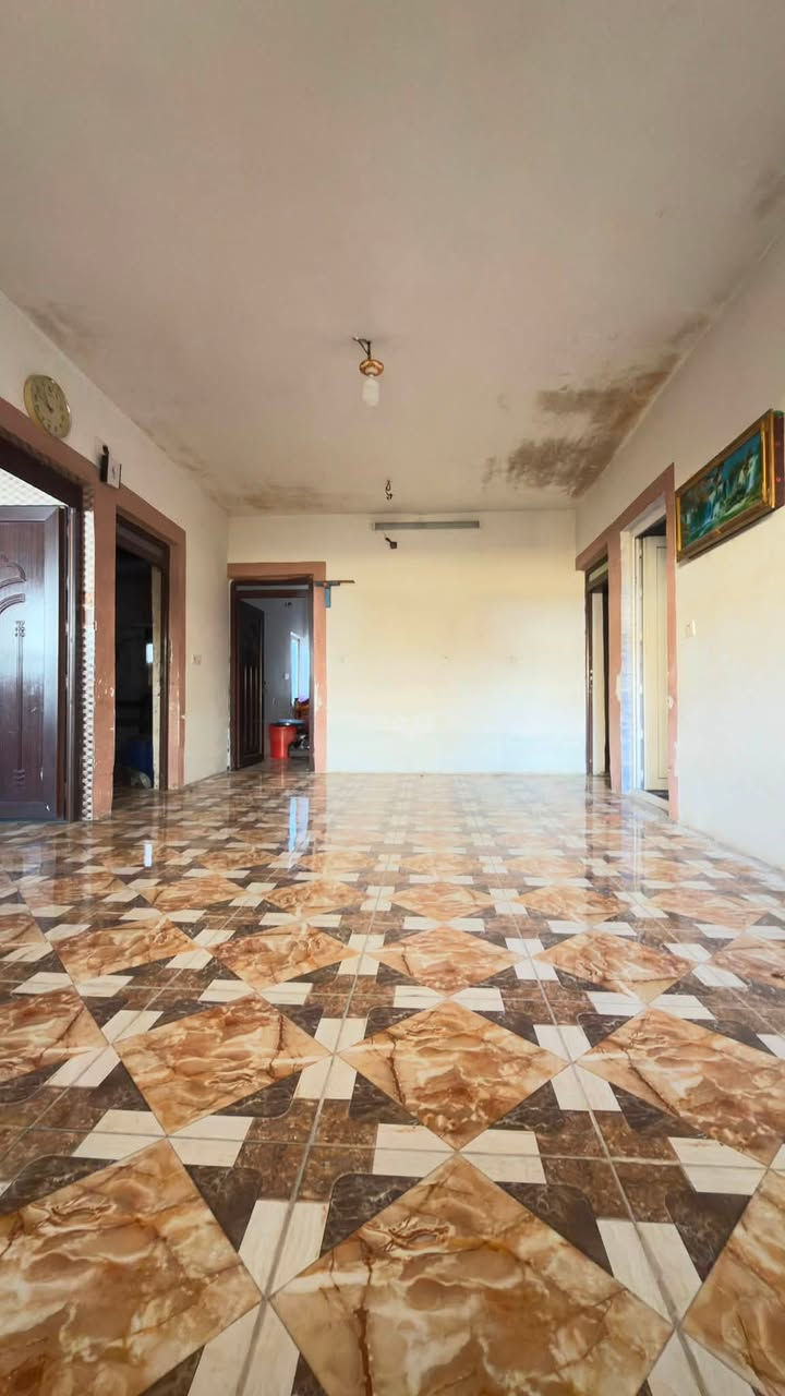 #دار للبيع مساحة 350متر 

#مواصفات 3غرف نوم صاله استقبال مطبغ صحيات داخلي خارجي حديقة كراج سيراميك يرادله سقف ثانوي صبغ الواجهه خدمات ماء كهرباء خط مولد شارع صب 

#الجنس العقار زراعي مشمول قرار 320

#السعر 40مليون

#العنوان ديالى خانقين كهريز العليا خلف مدرسه قلاجه

#اتصال مكتب علي الوندي للعقارات ومقاولات 

***********

#
