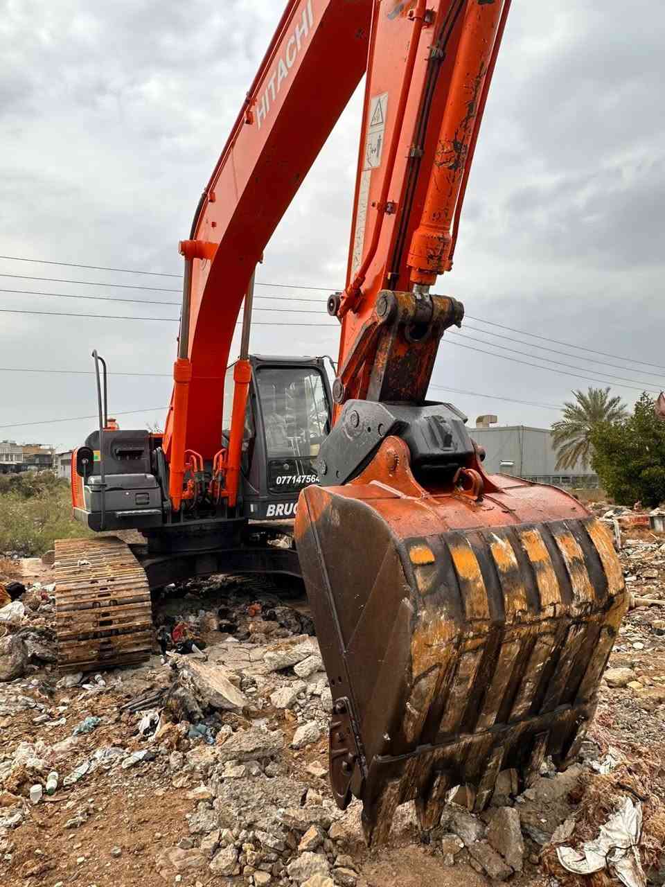 سلام عليكم للبيع فقط حفاره هيتاشي زت ثري حجم 210 ايلسي مكفوله وجاهزه للعمل رقم بغداد سنويه 31 زنجيل 70 
فقط الثكاله صبغ الباقي كفاله عامه حداديه رولات جدد كماشه وكيله جدد نقار وياهه جاهزه العمل مكاني بغداد
استفسار رقمي ***********
