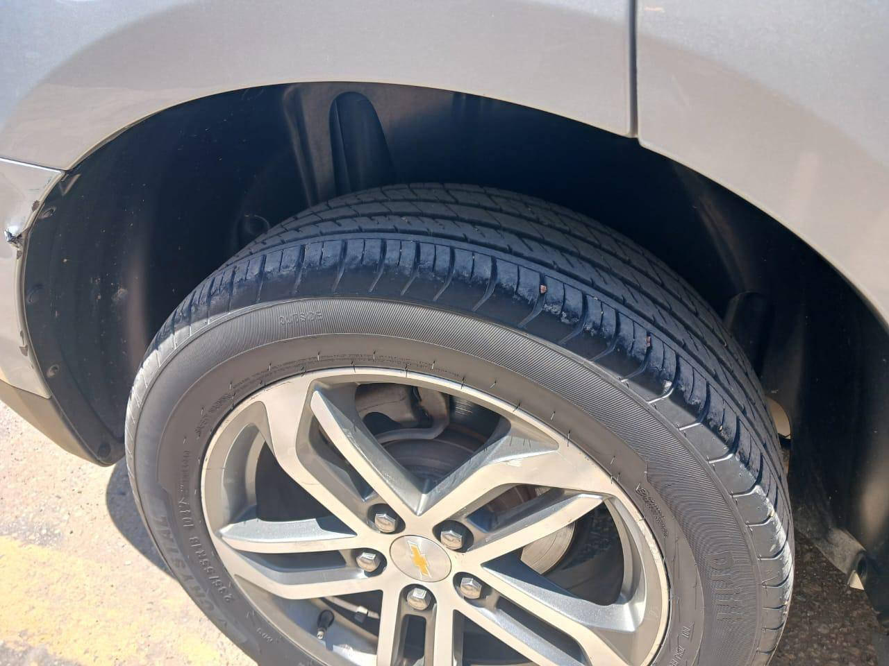 السلام عليكم
للبيع كوينكس 2017 حادثة بجم وبالعراق بابتين عكس السائق صبغ فقط فول مواصفات بريمر محرك 240‪0 صور الحادث والسونار موجوده بالمنشور
مكانهه واسط مركز المدينة رقم واسط 
السعر 130 وبيه مجال 
للاتصال ***********‪
